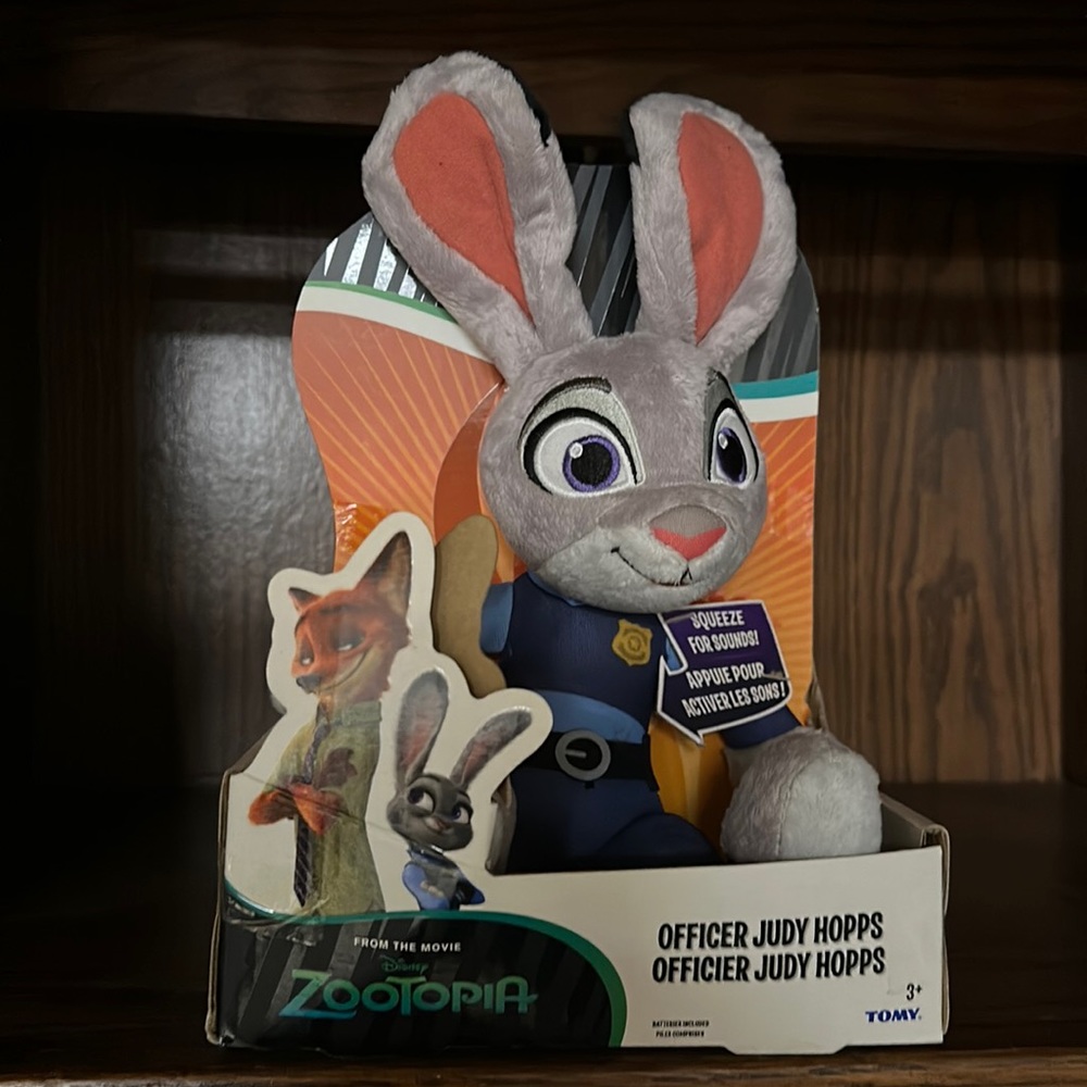 Tomy plush Zootopia officer Judy hopps talking toy still in box